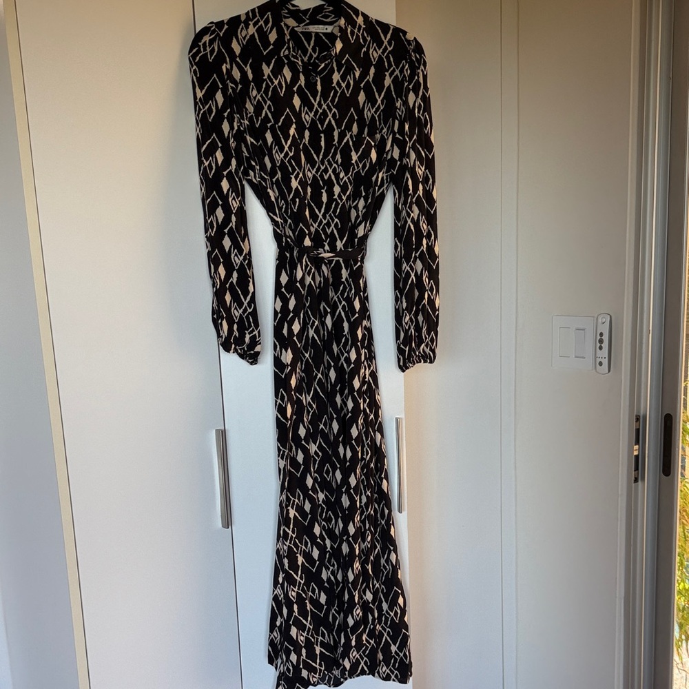 Zara Black and Cream Geometric Long Sleeve Dress